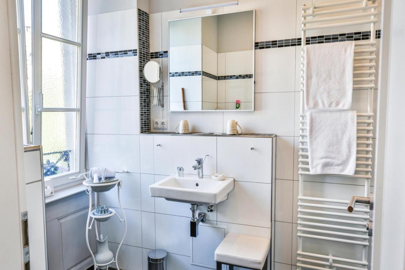 Hotel Zum Goldenen Loewen Baden-Bade Quarto foto