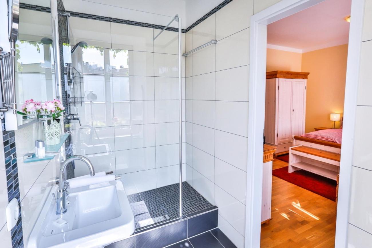 Hotel Zum Goldenen Loewen Baden-Bade Quarto foto