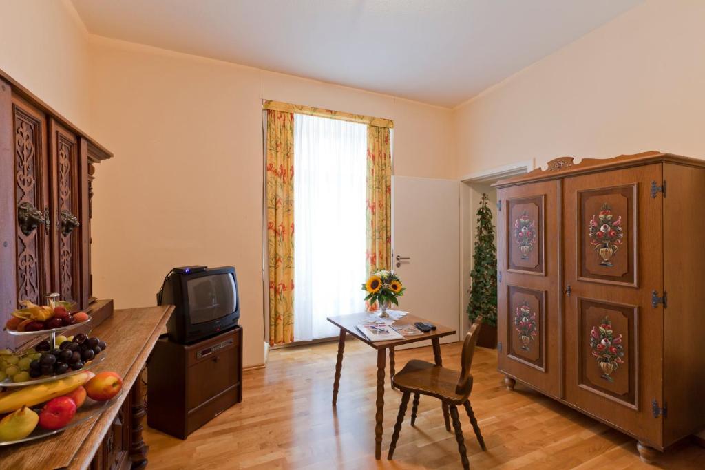 Hotel Zum Goldenen Loewen Baden-Bade Quarto foto